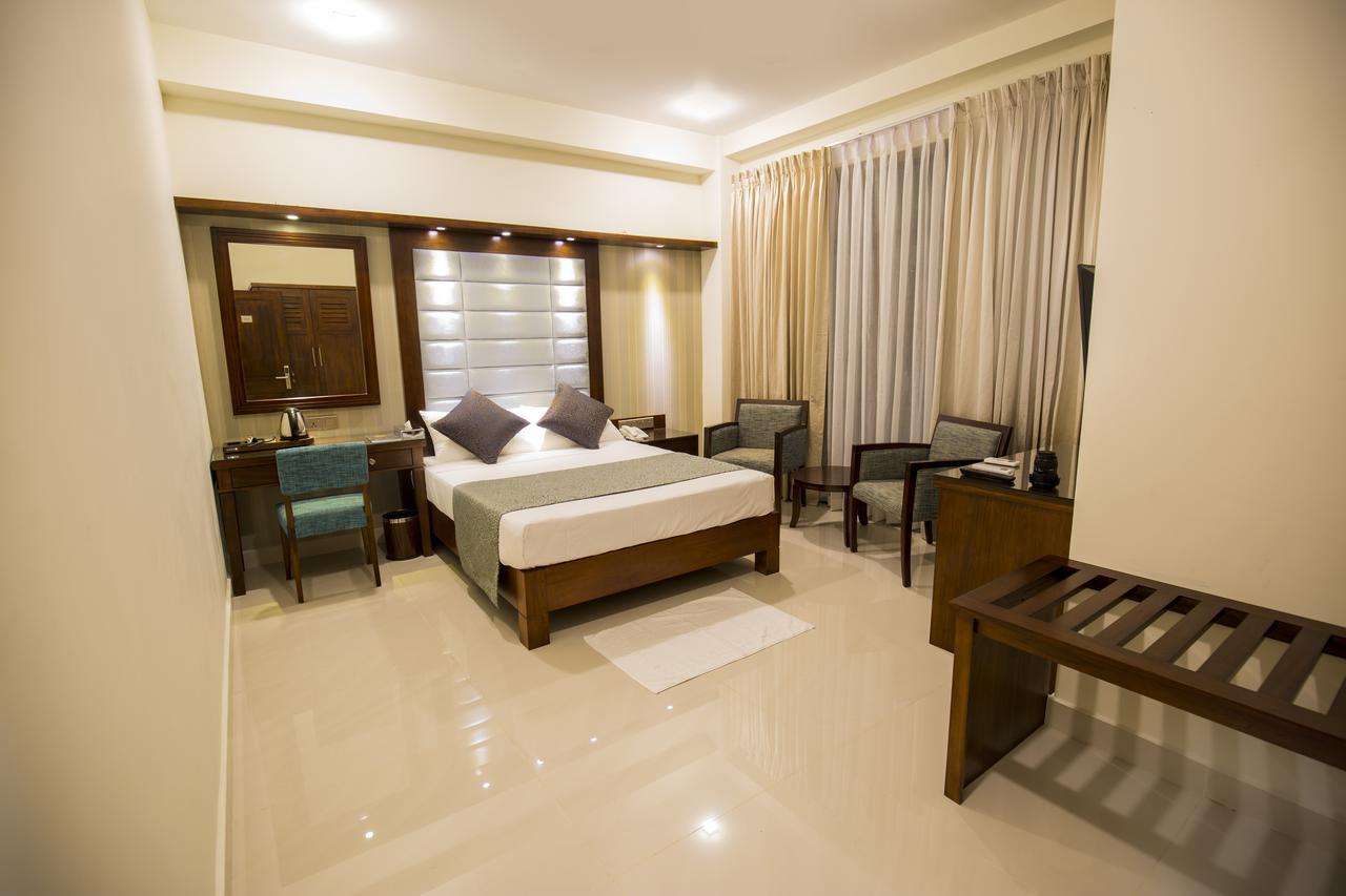 Grand 7 Hotel -Kesbewa Piliyandala Εξωτερικό φωτογραφία