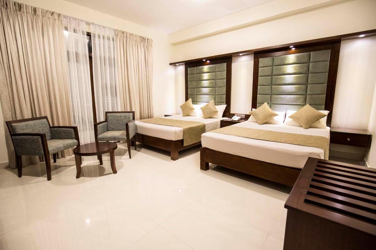 Grand 7 Hotel -Kesbewa Piliyandala Εξωτερικό φωτογραφία